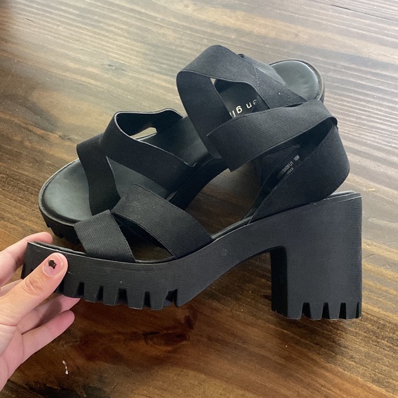 Madden Girl Temple Platform Sandal size 10 - Picture 3 of 3